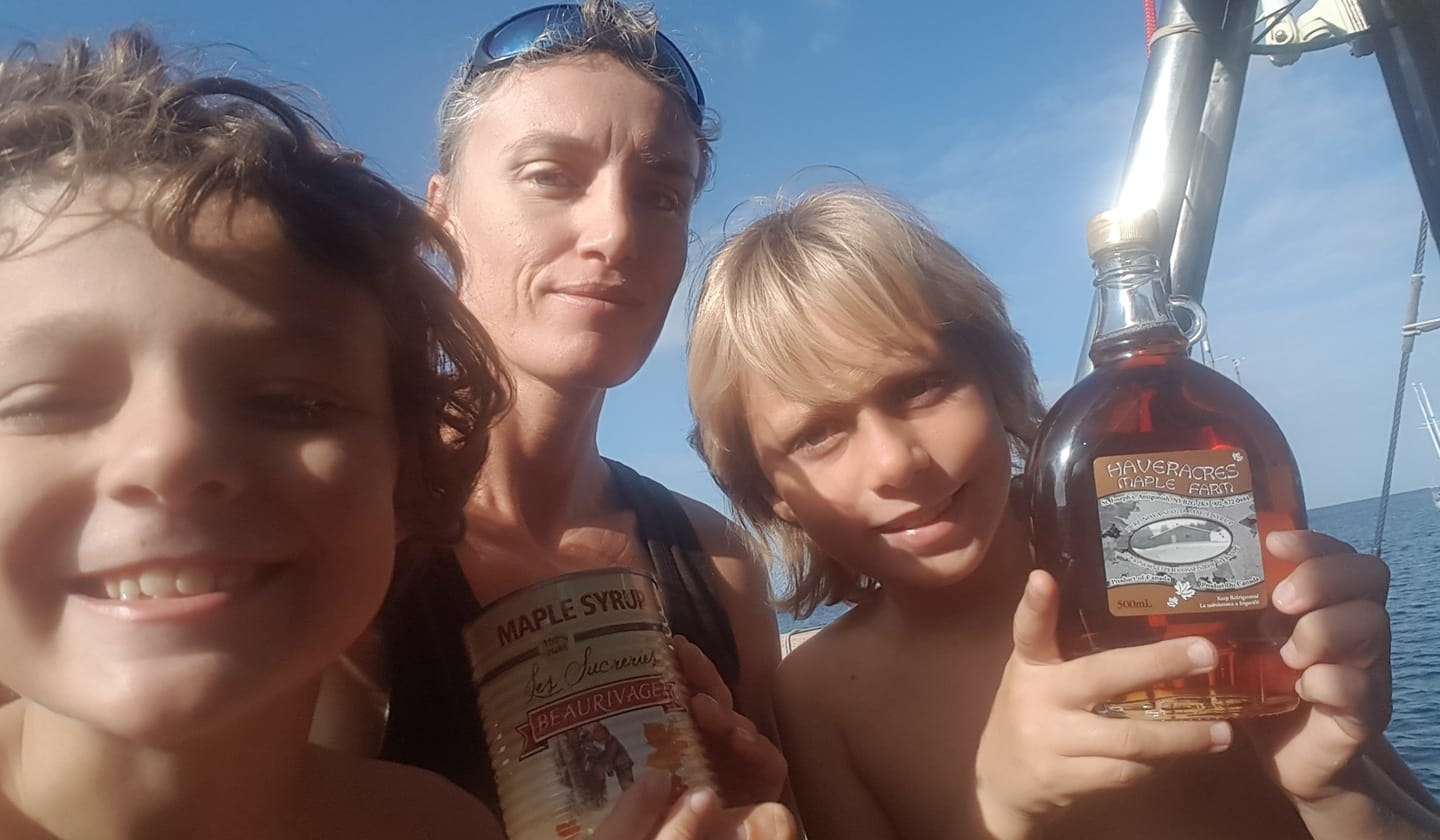 Un énorme merci à nos clients canadiens pour cette délicate attention ! Vive le …